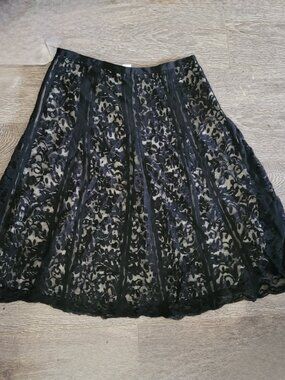 Lace skirt